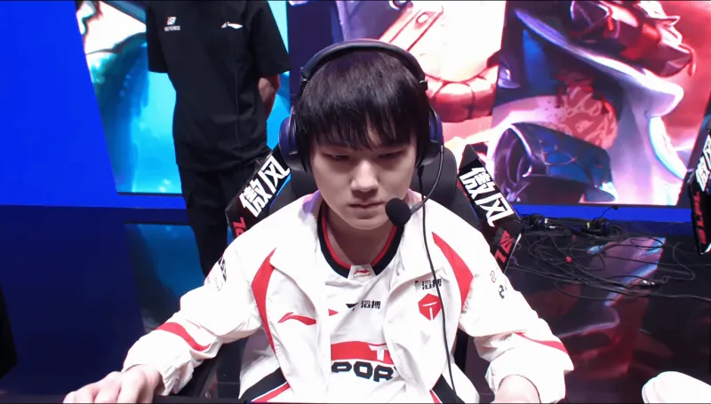 kaiyun-TES对战WE首局第2分钟，比赛进入暂停（现已恢复）